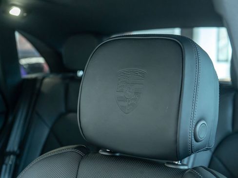 Certified 2026 Porsche Macan AWD/4WD image 16