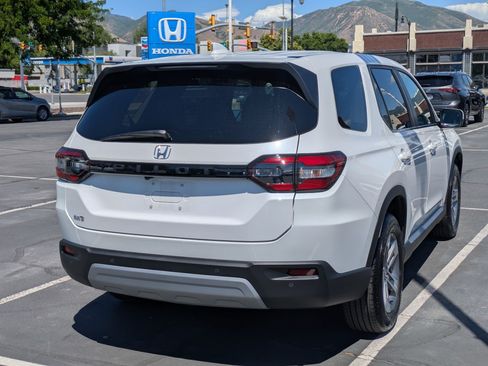 Certified 2025 Honda Pilot EX-L image 3