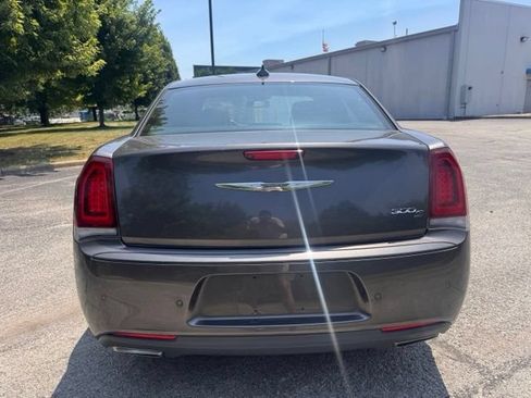 Used 2015 Chrysler 300 S w/ 300S Premium Group RWD image 4