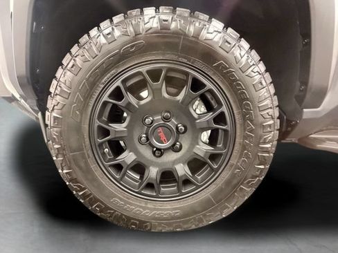Used 2025 Toyota 4Runner TRD Off-Road Premium AWD/4WD image 11