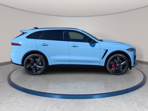 New 2026 Jaguar F-PACE SVR 575 Edition image 4