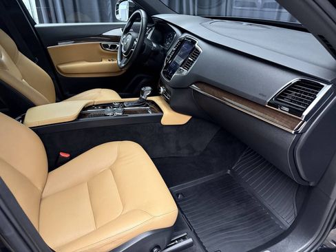 Used 2016 Volvo XC90 T6 Momentum w/ Momentum Plus Package AWD/4WD image 26