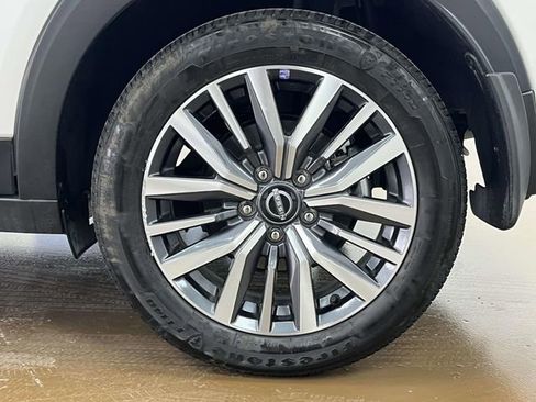 Used 2024 Nissan Kicks SV image 11