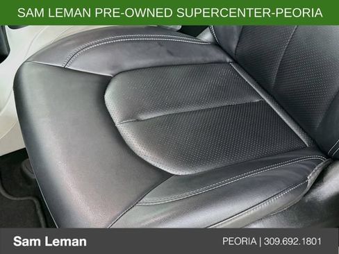 Used 2024 Chrysler Pacifica Touring-L FWD image 18