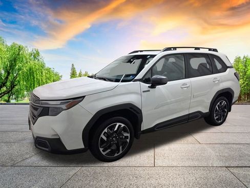 Certified 2025 Subaru Forester Limited w/ Popular Package image 7