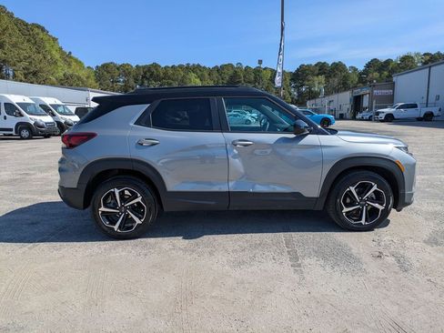 Used 2023 Chevrolet TrailBlazer RS w/ Convenience Package FWD image 2