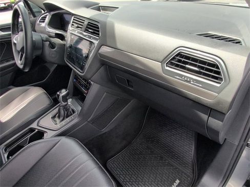 Certified 2023 Volkswagen Tiguan SE image 15