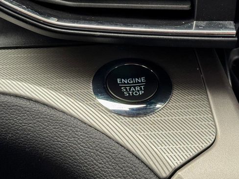 Used 2022 Ford Explorer XLT w/ Equipment Group 202A image 26