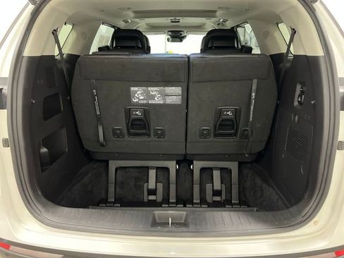 Used 2023 Kia Carnival SX Prestige image 16