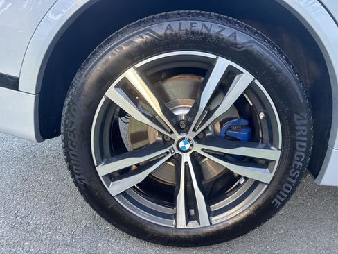 Used 2023 BMW X7 M60i w/ Executive Package image 30