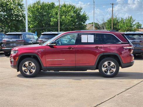 Used 2023 Jeep Grand Cherokee 4WD 4xe image 4