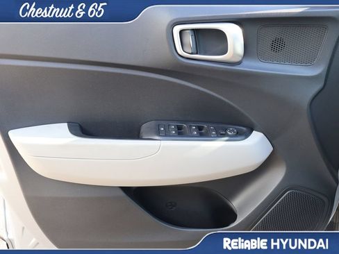 Certified 2025 Hyundai Venue SEL FWD image 20