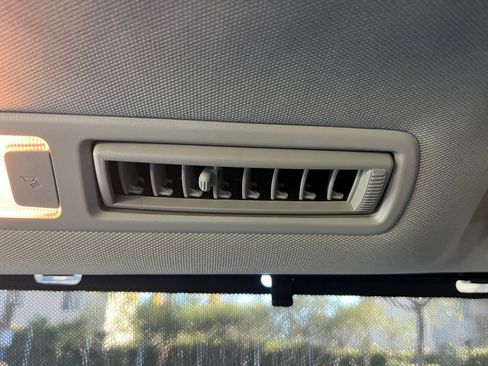 Used 2025 Toyota Sienna XLE image 25