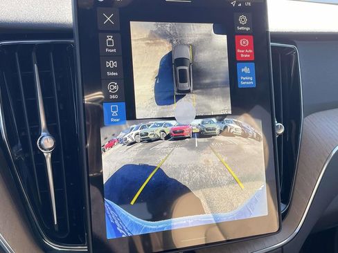 New 2026 Volvo XC60 B5 Plus w/ Protection Package Premier image 18