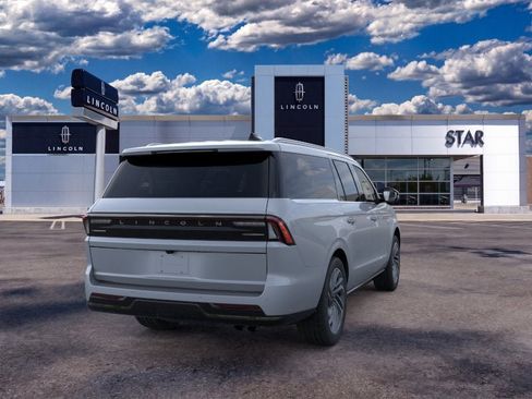New 2026 Lincoln Navigator L Reserve AWD/4WD image 8