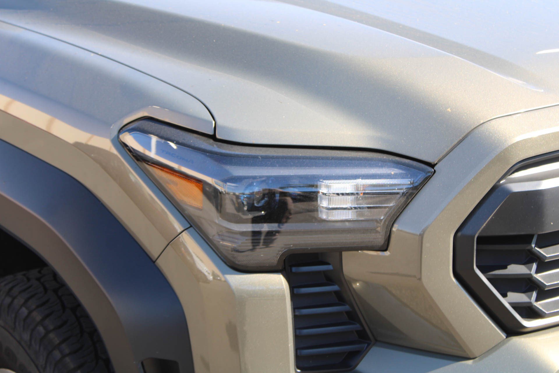 Used 2025 Toyota Tacoma TRD Off-Road AWD/4WD image 5