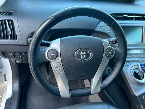 Used 2013 Toyota Prius Four w/ Deluxe Solar Roof Pkg FWD image 26
