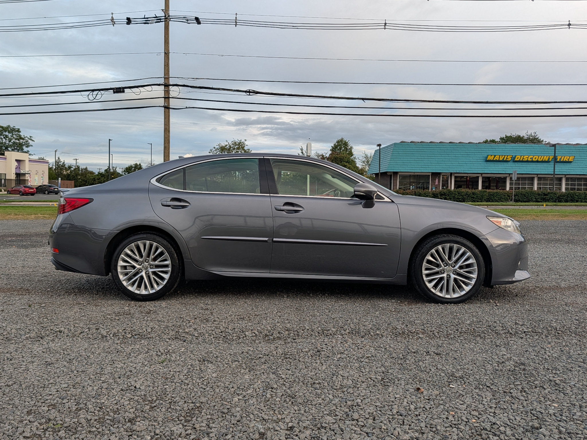 Used 2013 Lexus ES 350 w/ Luxury Pkg FWD image 4