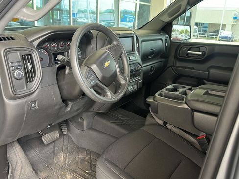 Used 2021 Chevrolet Silverado 1500 Custom image 3