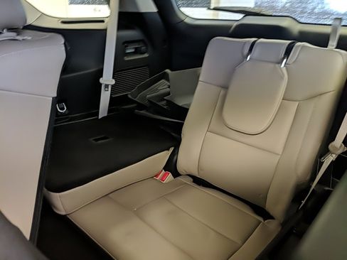 Used 2023 Ford Explorer XLT w/ Equipment Group 202A image 16