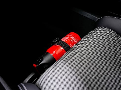 Used 2016 Porsche 911 R RWD image 18