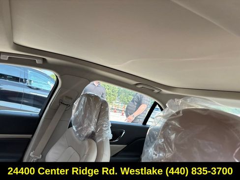 Used 2019 Lincoln Continental Select w/ Continental Climate Package AWD/4WD image 16