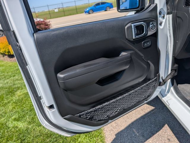 Used 2022 Jeep Gladiator Sport AWD/4WD image 19