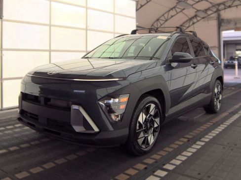 Used 2025 Hyundai Kona SEL FWD image 1
