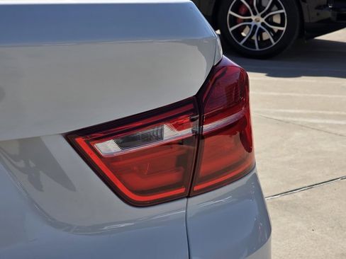 Used 2016 BMW X4 xDrive28i image 12