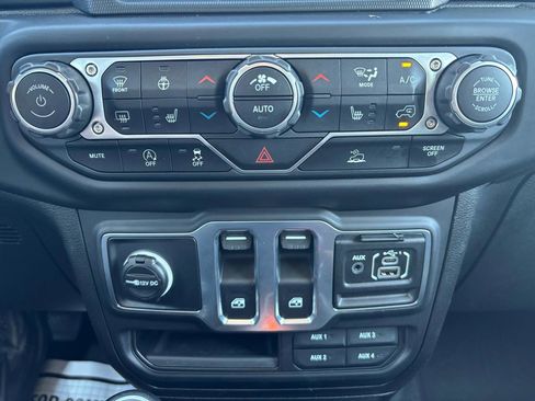 Used 2023 Jeep Wrangler Sport AWD/4WD image 25