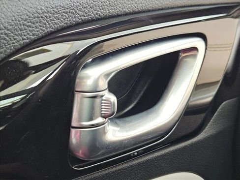 New 2026 Jeep Compass Limited image 15