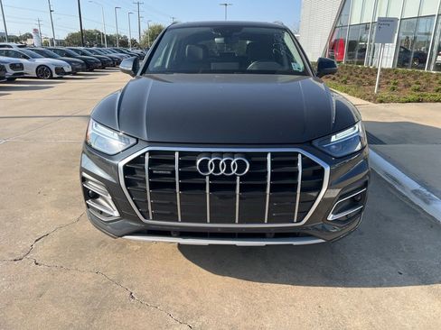 Used 2023 Audi Q5 2.0T Premium w/ Convenience Package image 2