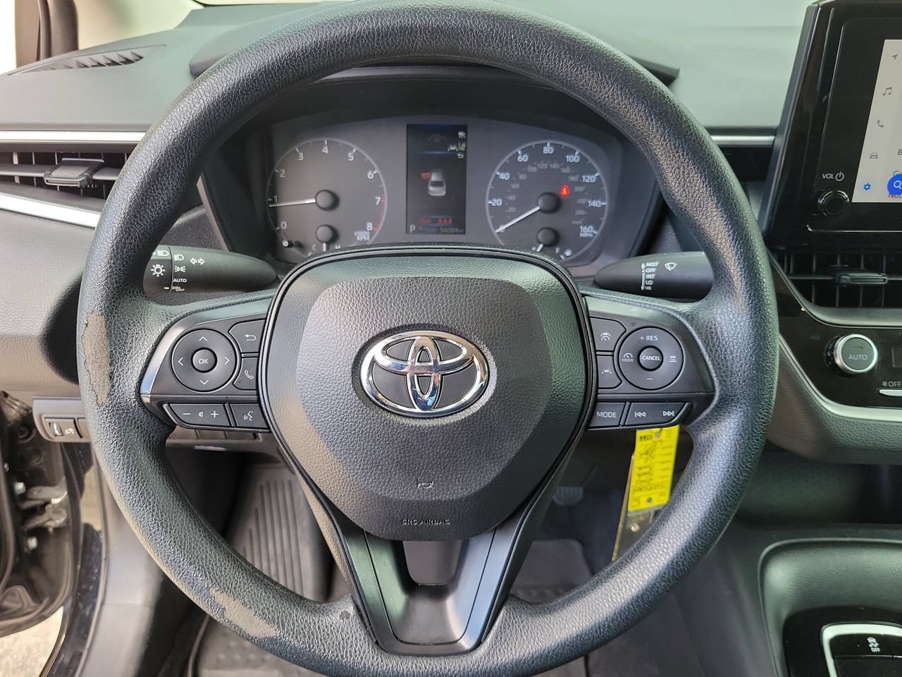 Used 2025 Toyota Corolla LE FWD image 18
