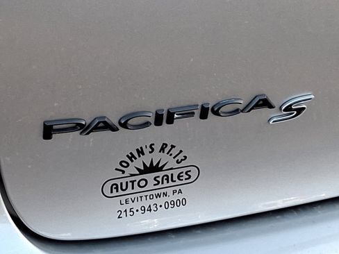 Used 2021 Chrysler Pacifica Touring w/ S Appearance Package image 34