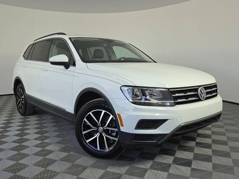 Used 2021 Volkswagen Tiguan SE w/ Panoramic Sunroof Package AWD/4WD image 1