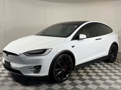 Used 2016 Tesla Model X 90D image 3