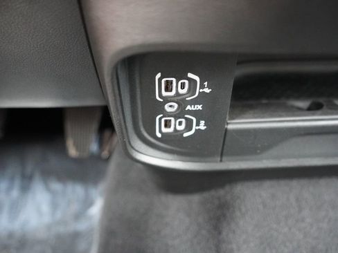 Certified 2025 RAM 2500 Big Horn AWD/4WD image 29