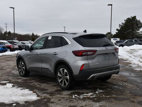 Used 2024 Ford Escape Platinum image 4