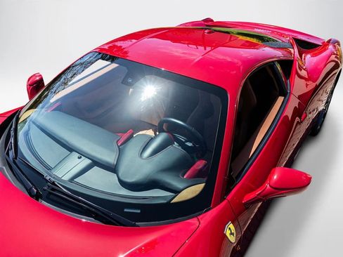 Used 2013 Ferrari 458 Italia Coupe RWD image 32