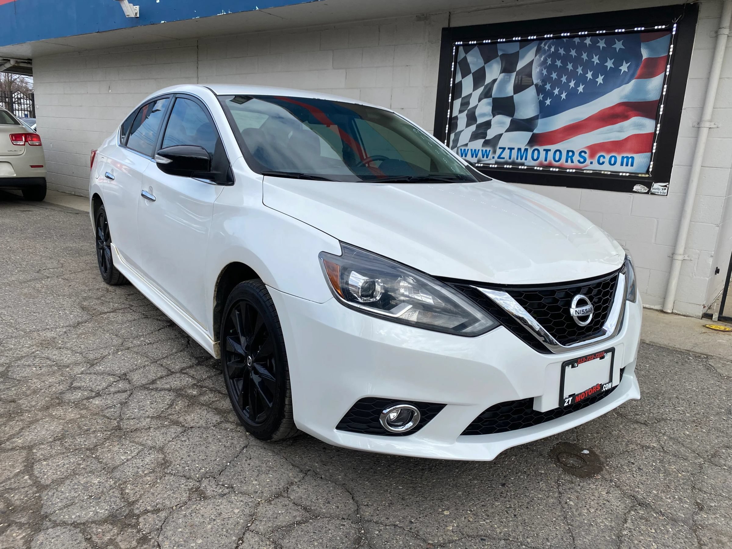 Used 2018 Nissan Sentra SR w/ SR Midnight Edition Package FWD image 1