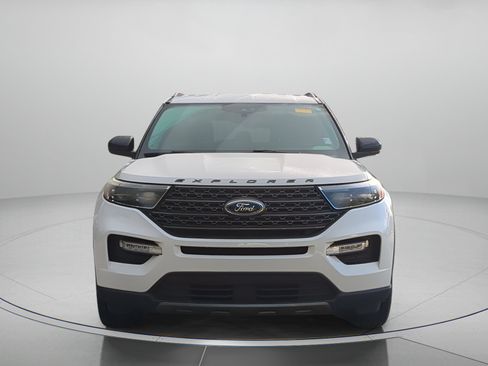 Certified 2022 Ford Explorer XLT w/ Equipment Group 202A RWD image 37
