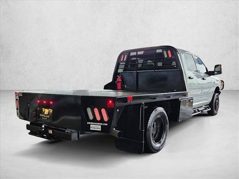 Used 2024 RAM 3500 Tradesman w/ Chrome Appearance Group AWD/4WD image 4