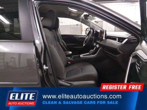 Used 2023 Toyota RAV4 LE AWD/4WD image 10