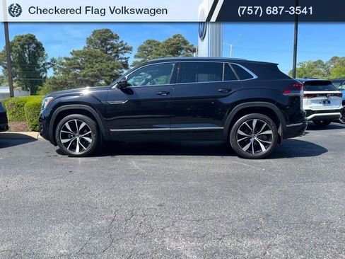 Used 2024 Volkswagen Atlas Cross Sport SEL Premium R-Line w/ Adventure Package AWD/4WD image 4