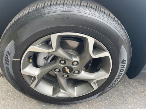 Used 2025 Chevrolet Trax LT image 28