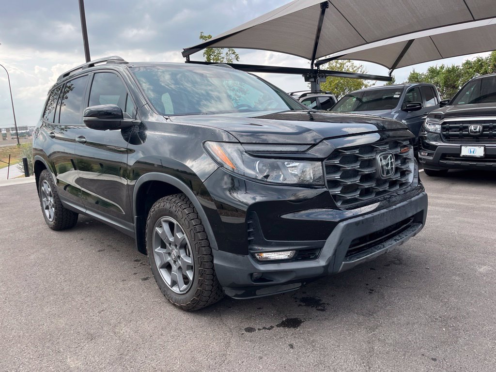 Certified 2025 Honda Passport TrailSport image 3