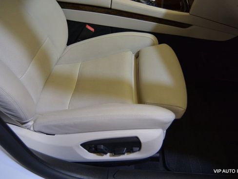 Used 2014 BMW 740i image 18