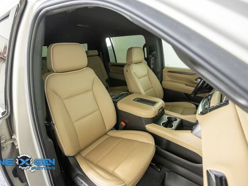 Used 2022 Chevrolet Suburban Premier AWD/4WD image 43