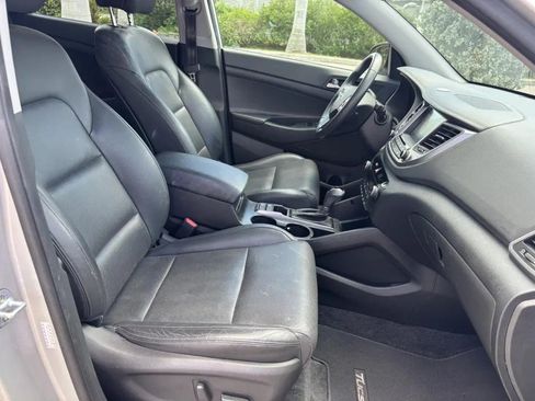 Used 2016 Hyundai Tucson Limited FWD image 14