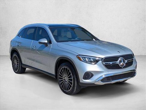 Certified 2026 Mercedes-Benz GLC 300 image 3
